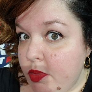 Meet your Posher, Elizabeth